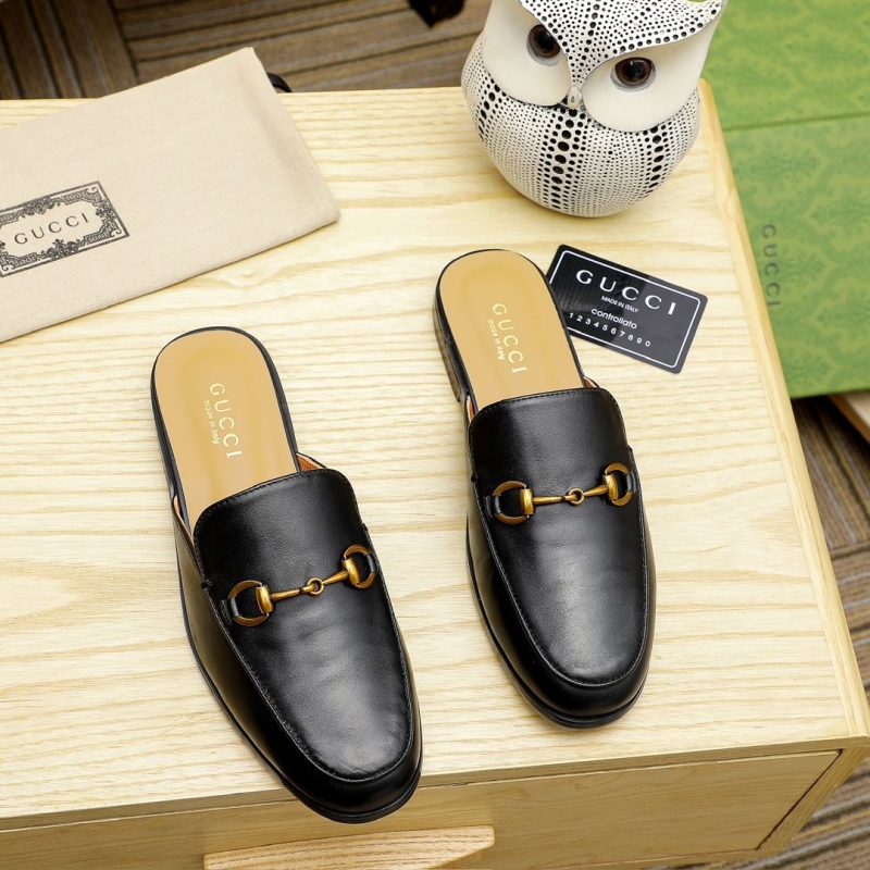 G*u*i slippers